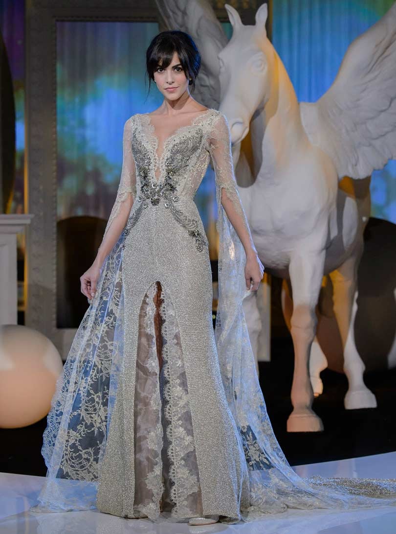 La Bridal Couture di Alessandra Rinaudo punta su avorio e cipria La Bridal Couture di Alessandra Rinaudo punta su avorio e cipria