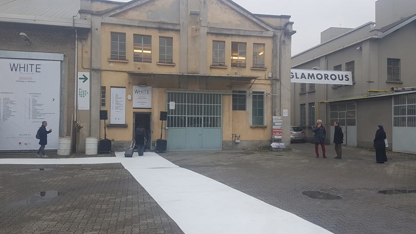 In foto: a spasso in via Tortona alla fiera White Milano In foto: a spasso in via Tortona alla fiera White Milano
