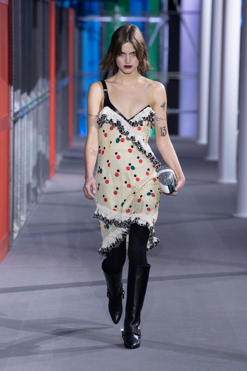 PFW: Louis Vuitton ha sfilato al Beaubourg PFW: Louis Vuitton ha sfilato al Beaubourg