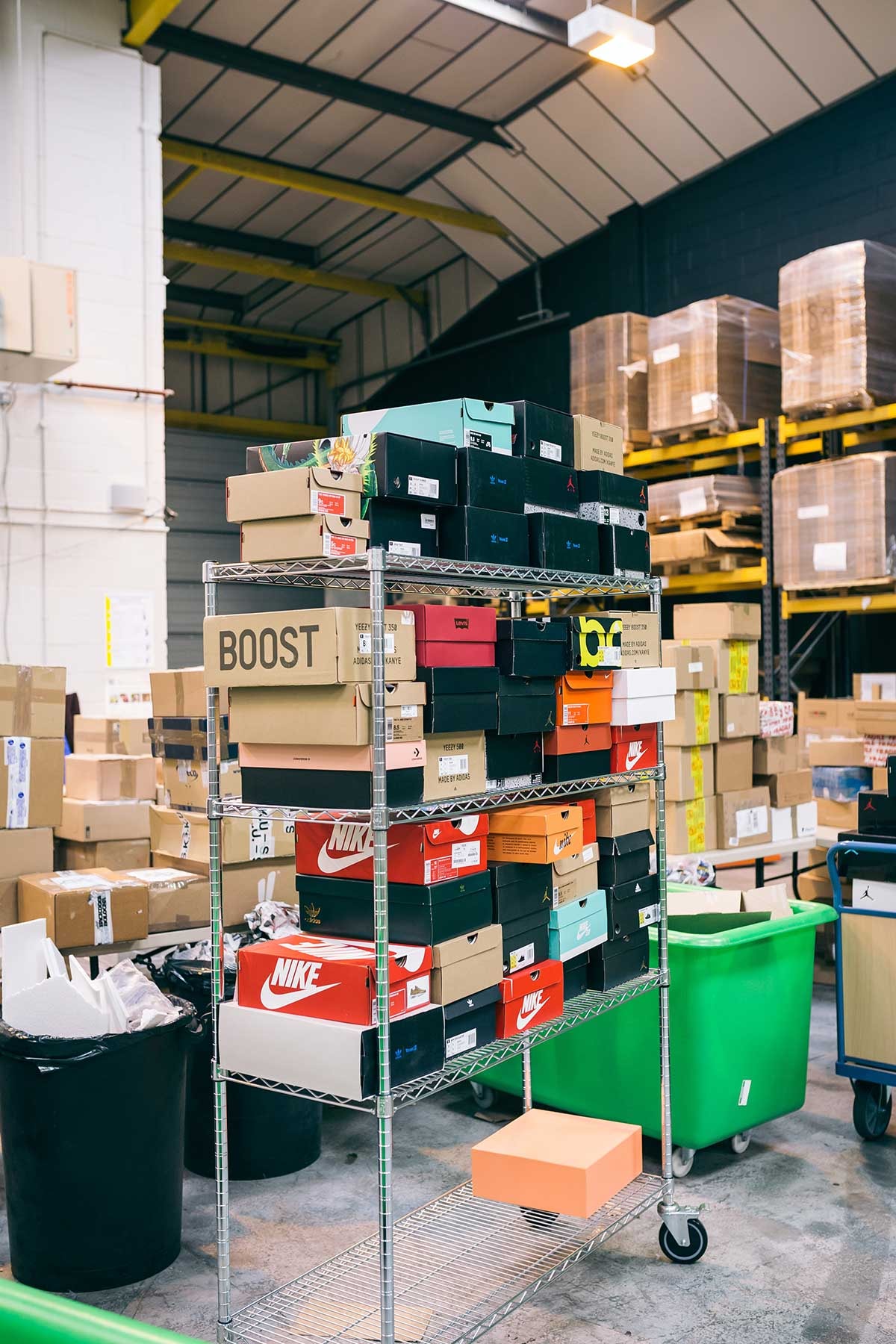 Nuovi lavori nella moda: professione autenticatore di sneaker Nuovi lavori nella moda: professione autenticatore di sneaker