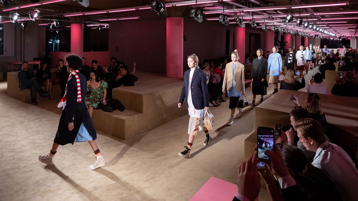 La collezione Prada Resort 2020 ha sfilato a New York La collezione Prada Resort 2020 ha sfilato a New York
