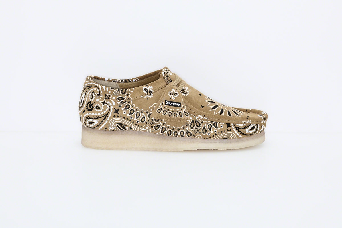 CLARKS ORIGINALS CON SUPREME PER L’ESTATE 2019 PROTAGONISTA L’ICONICA WALLABEE IN VERSIONE “BANDANA” CLARKS ORIGINALS CON SUPREME PER L’ESTATE 2019 PROTAGONISTA L’ICONICA WALLABEE IN VERSIONE “BANDANA”