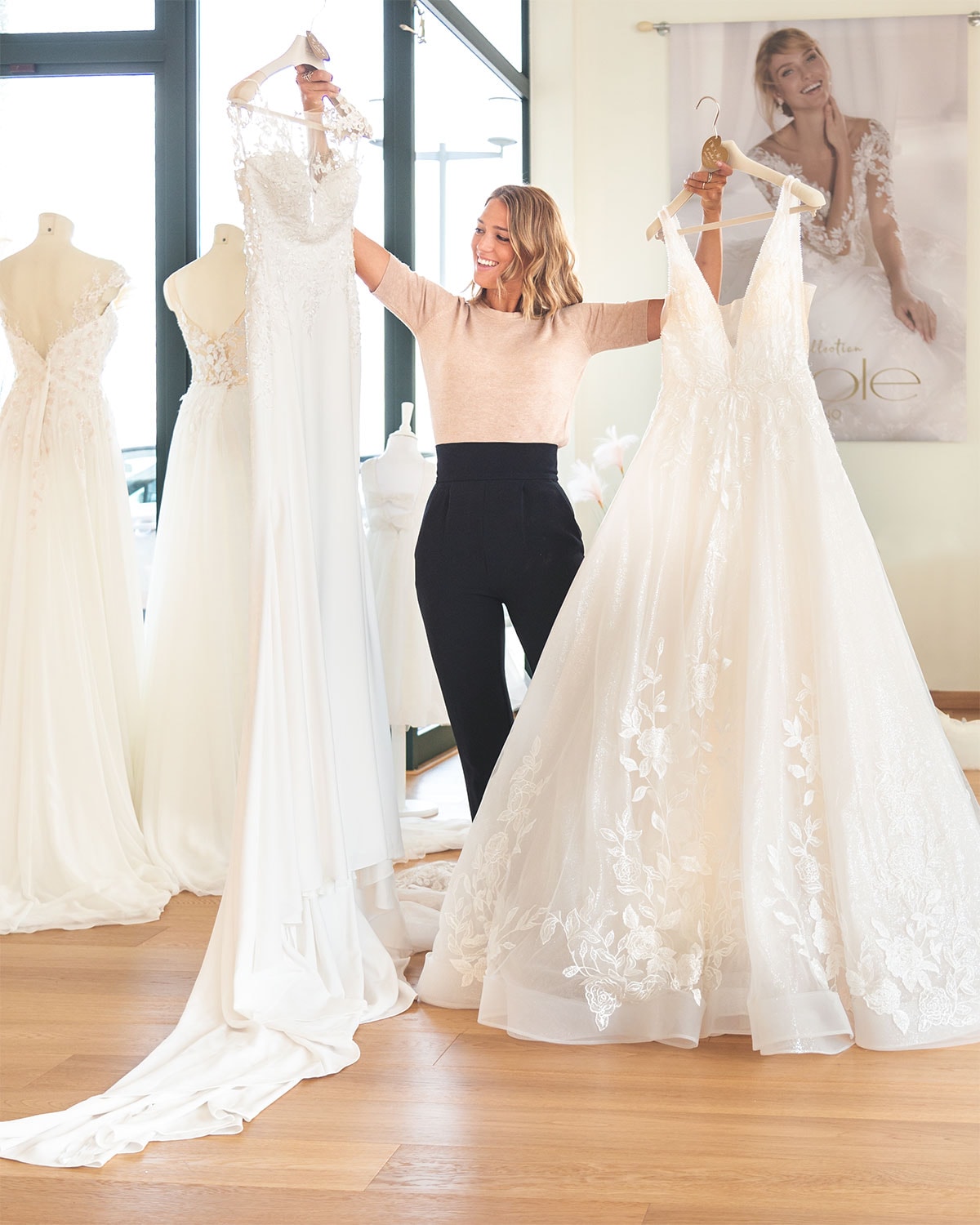 Intervista: Nicole Cavallo riguardo alla sua posizione come Creative Director presso Nicole Milano, parte di Pronovias. Intervista: Nicole Cavallo riguardo alla sua posizione come Creative Director presso Nicole Milano, parte di Pronovias.